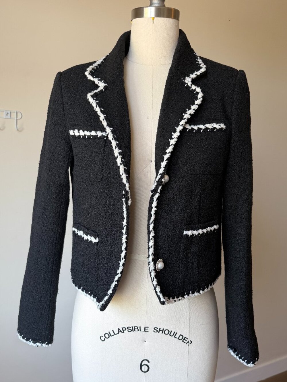 Vintage Tweed Blazer Small | Black White Boucle Jacket | Boxy Cropped Blazer | S